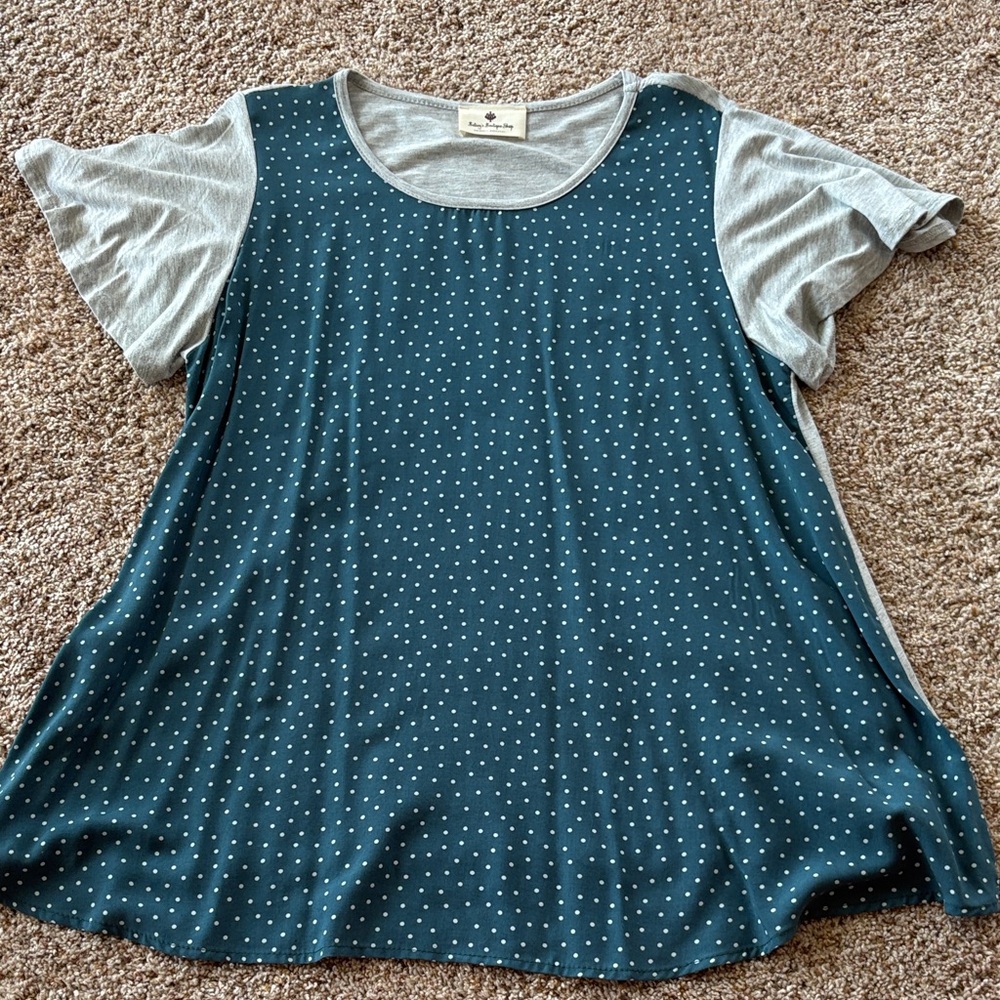 Teal and Gray Polka Dot Women's Short Sleeve Top